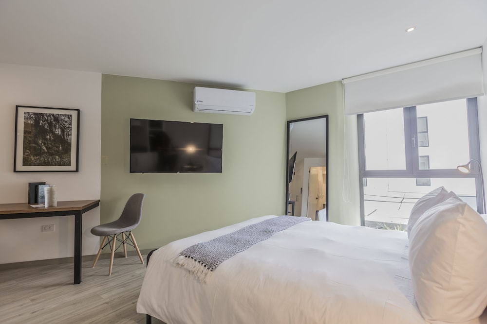 Primera Parada Lofts by Wynwood-House view 2