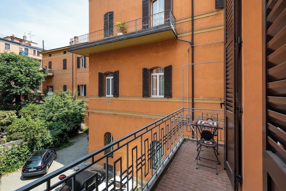 Mazzini Elegant Apartment view 3
