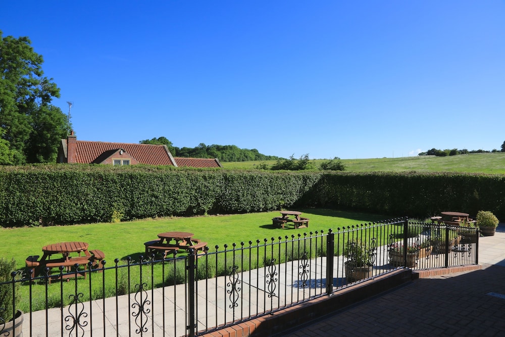 The George Carvery & Hotel