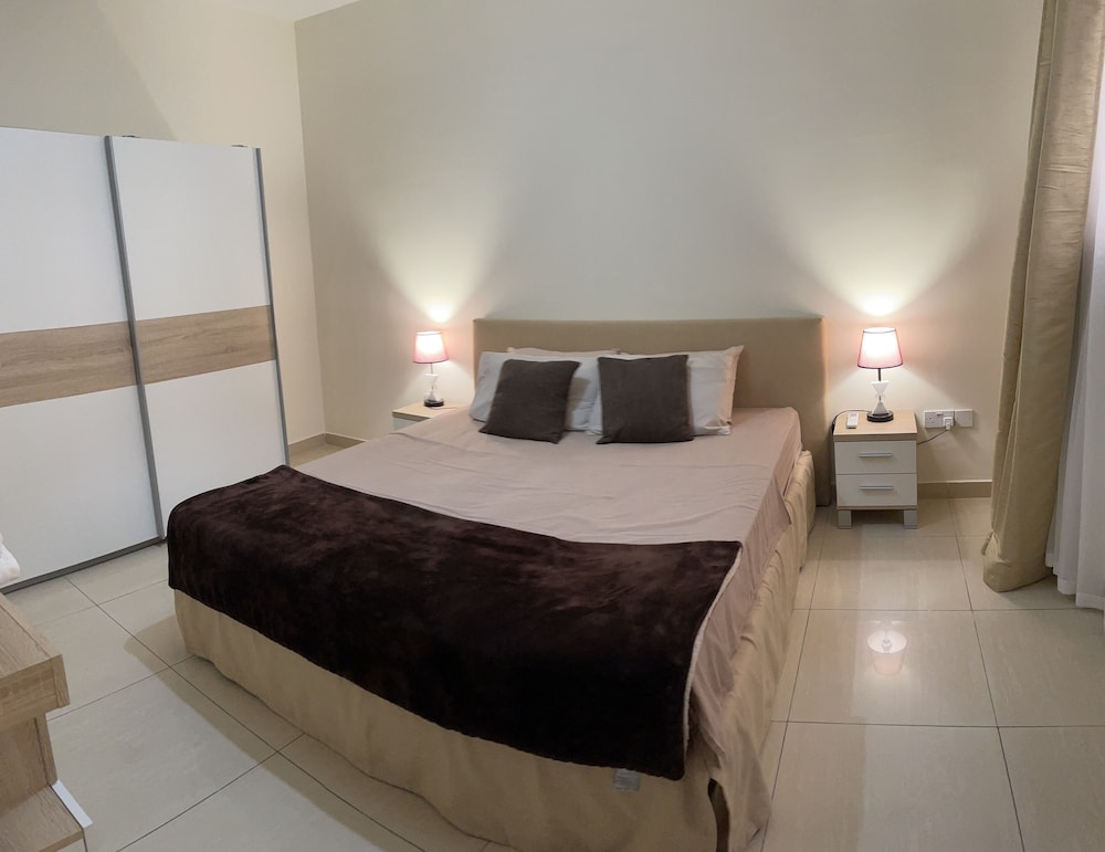 Spinola Bay 3-double Bed Near Beach Prime Location photo 4