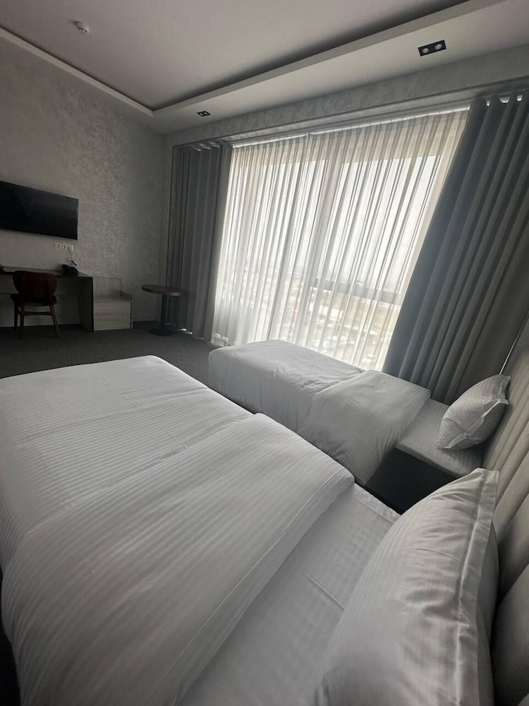 The loren hotel