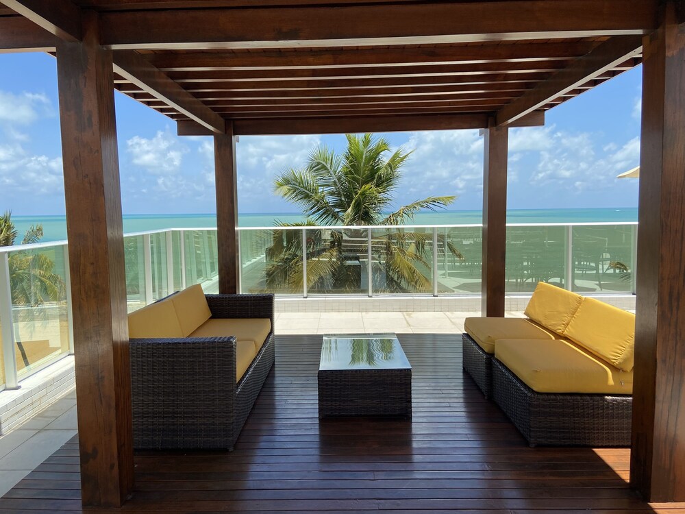 BELA HOSPEDAGEM - PÉ NA AREIA NO BESSA view 3