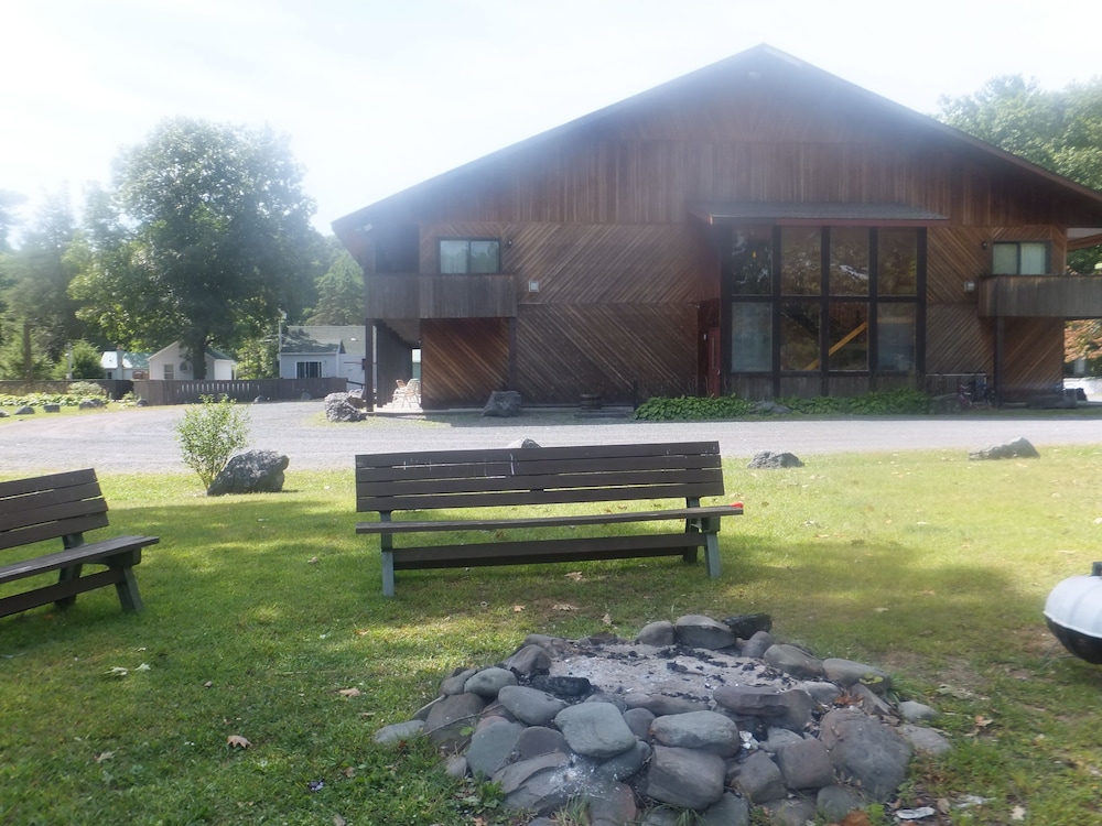 Catskill Mountain Lodge - Property Image 10