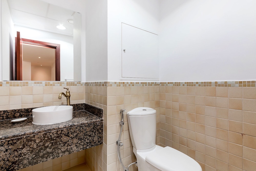 Panoramic Spacious City View 2BR Escape