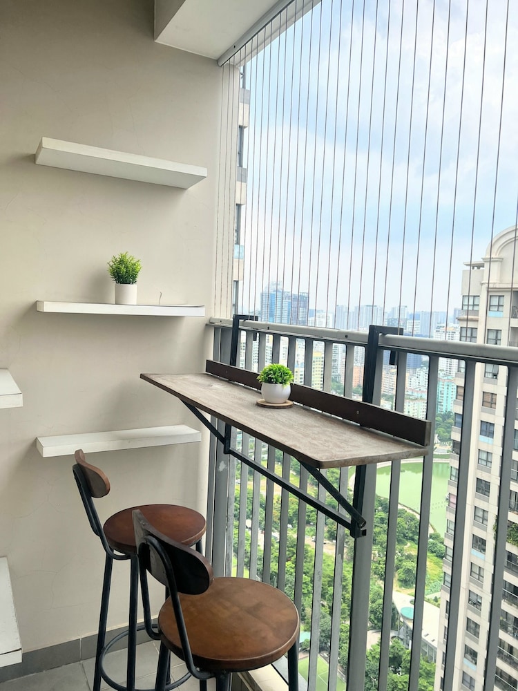 Hagi APT - Vinhomes D'Capitale in Ha Noi