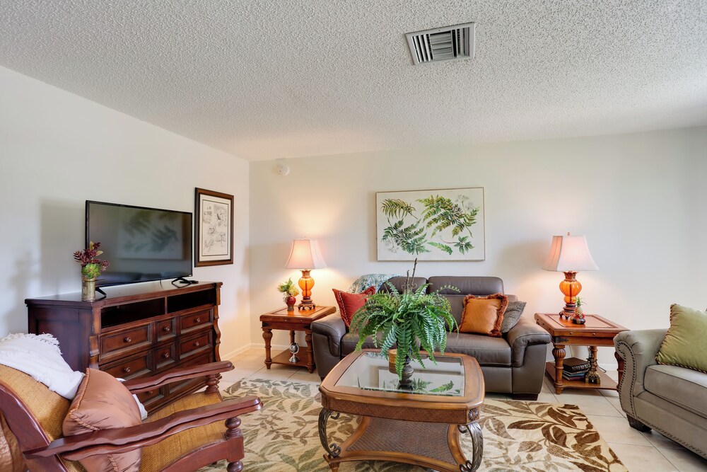 2 Mi to Hobe Sound Beach: Townhome w/ Lanai