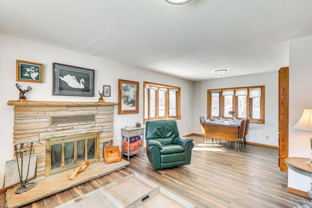 1/2 Mi to Dtwn: Pierre Family Home w/ Patio