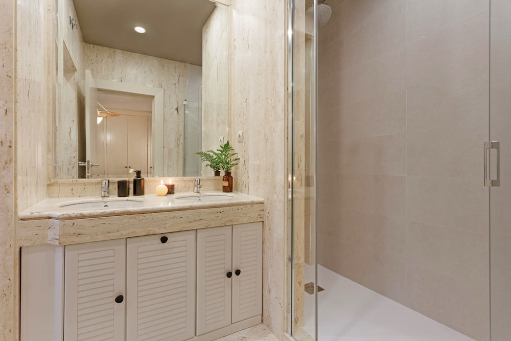 Ombai - 2 Bedrooms in Castellana