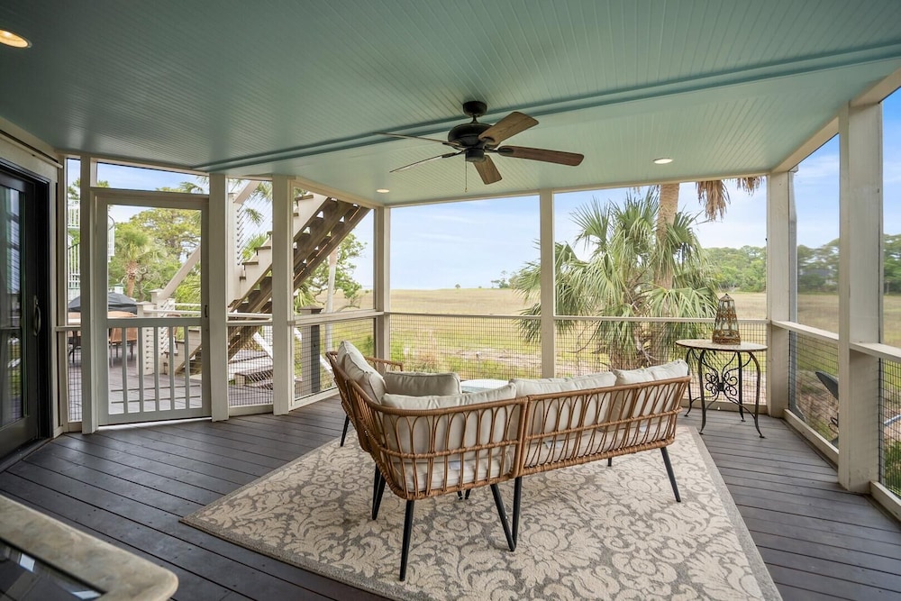 Elegant, Marsh-front 5-bed, 4-bath Home, Sleeps 12