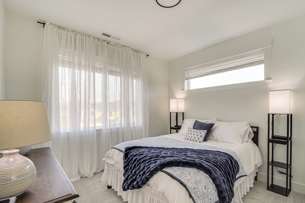 Eagle Point Golf Retreat: Pool Access + Patio!