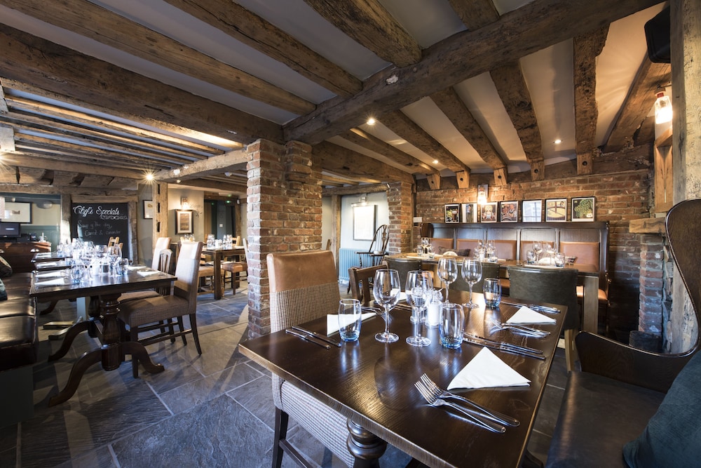 The Ostrich Inn