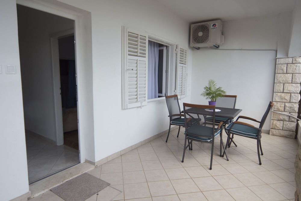Ema Sun Apartment