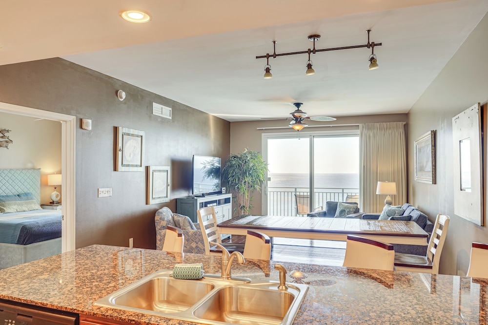 Beachfront Panama City Condo: Walk to Pier Park!