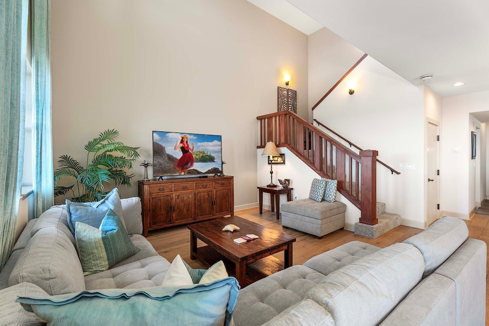 Direct Ocean Front - AC - Concierge Included - Ocean Viewing Lanai & Near Shops! -vrkcv
