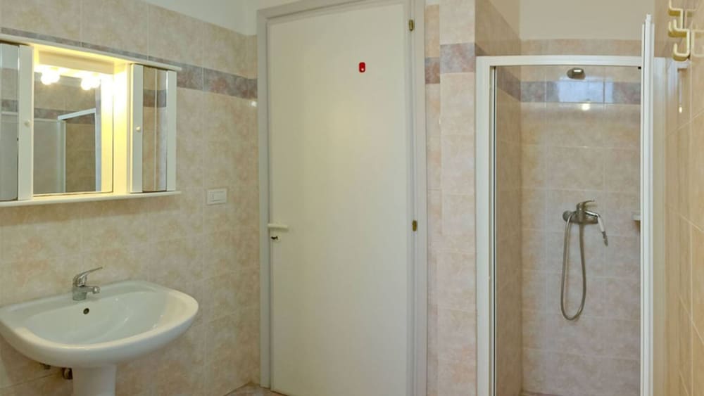 Apartment Torre Suda 1 - 7 Beds Just a few Meters From the sea