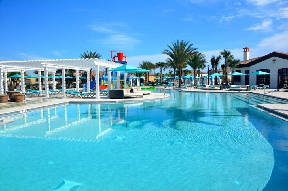 8 Bed Villa with Games, Pool & Spa - Image 3