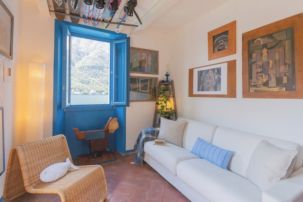 Deriva Apartment on Careno's Beach by Rent all Como
