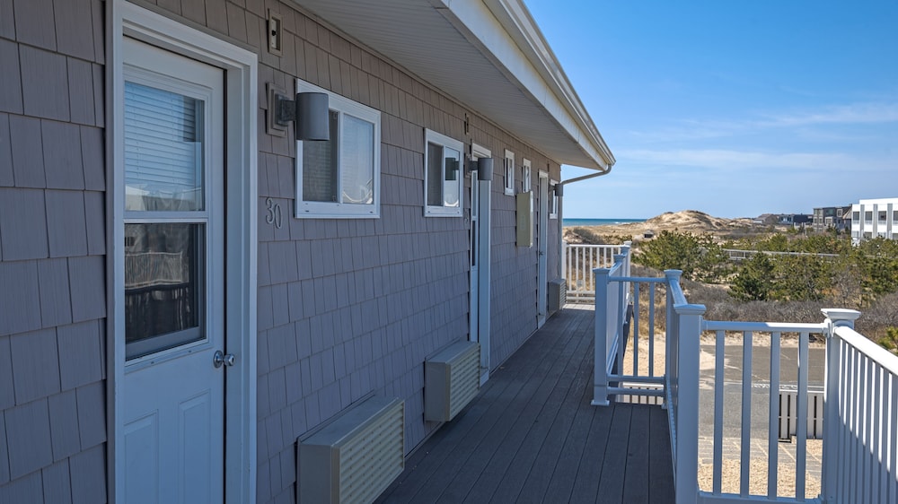 Sea Crest Resort