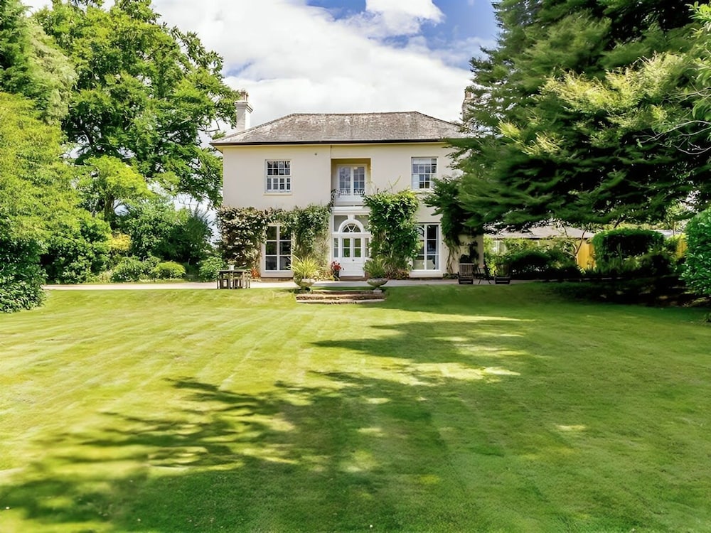 Luxury Georgian Country House With Hot Tub view 3