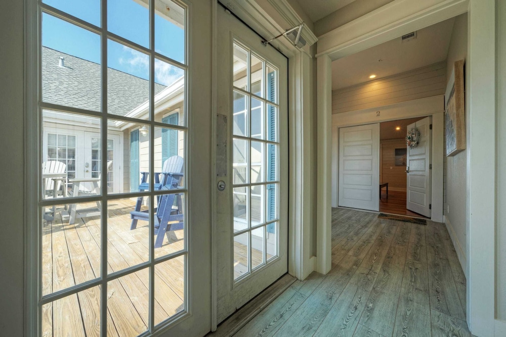 Blue Marlin at Trout Street Balcony w/ Marina Views Walk to Port A Nightlife