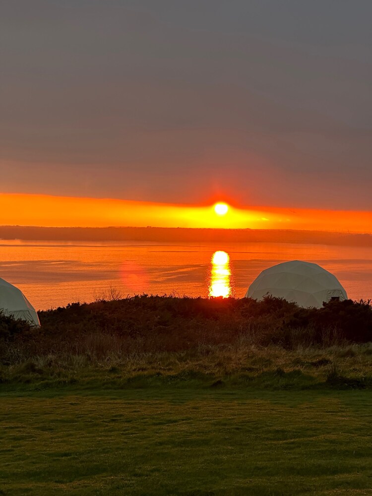 Glamping Pod - Sleeps 4 - Pets - Parking