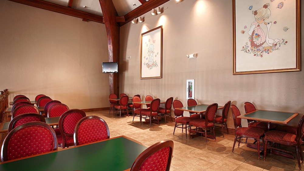Quality Inn & Suites Carthage near Precious Moments Chapel