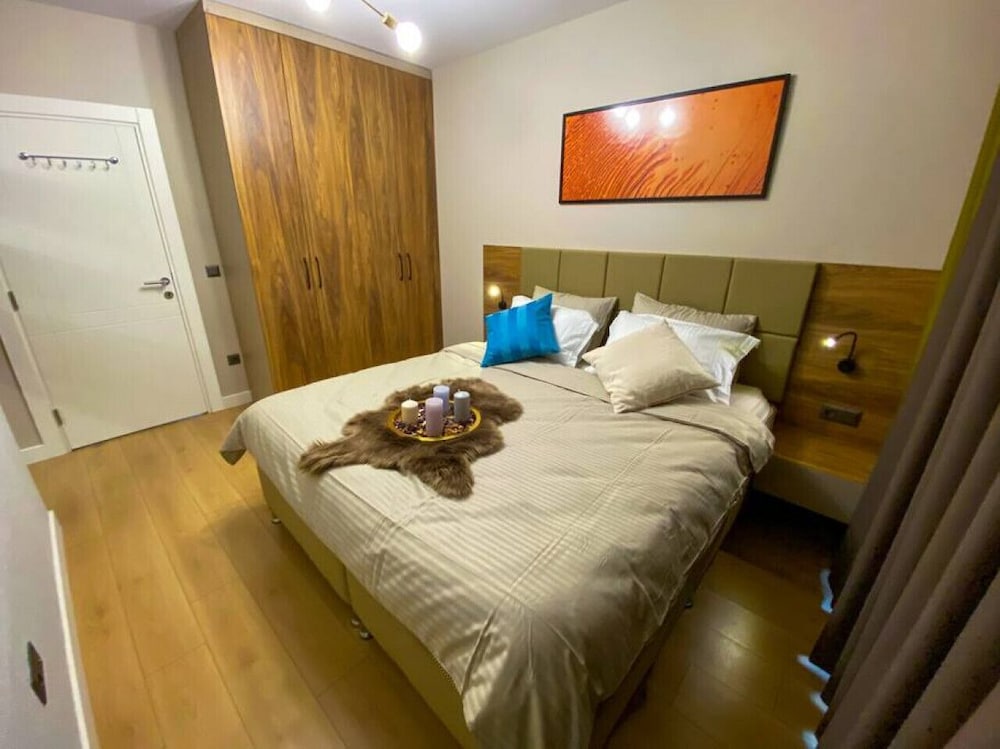 Exclusive1 1 Apartment With Terrace - Core Living