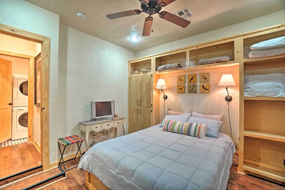 Charming Hilltop Cottage in Medicine Park! view 4