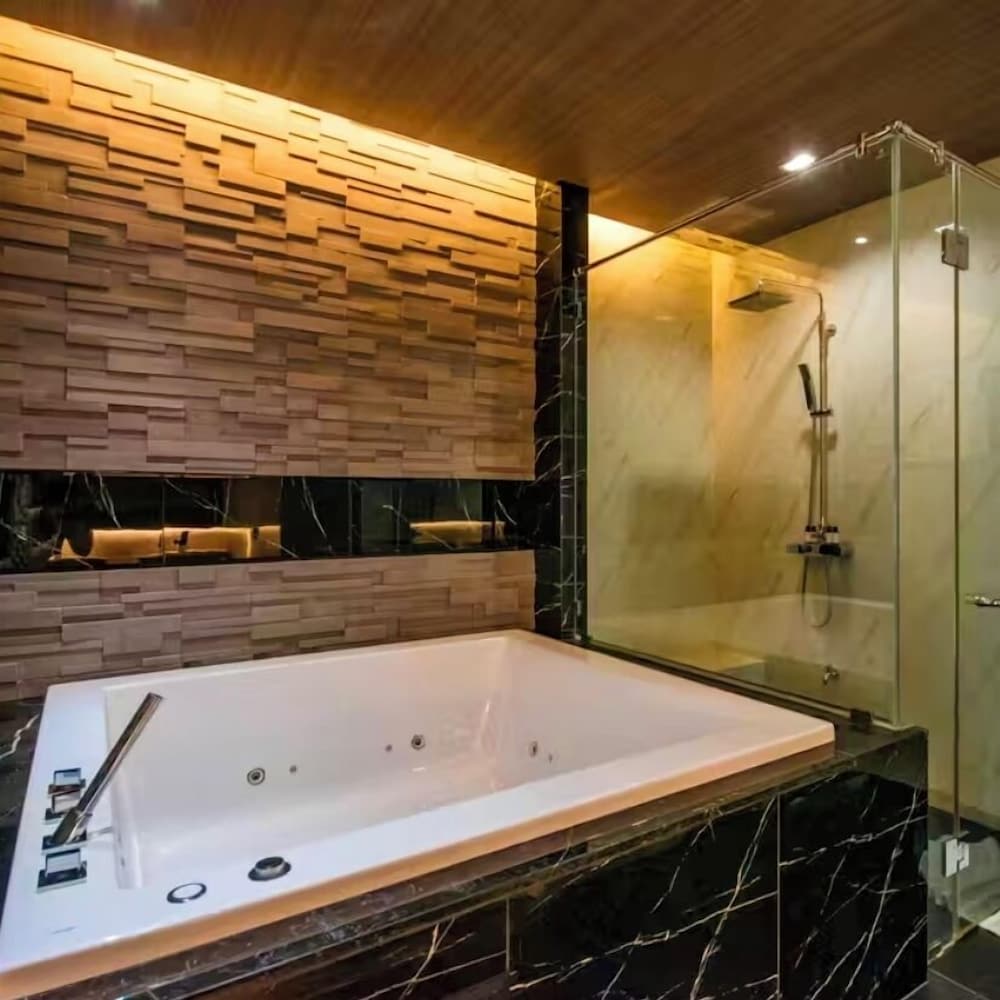 Mida Pool Villa