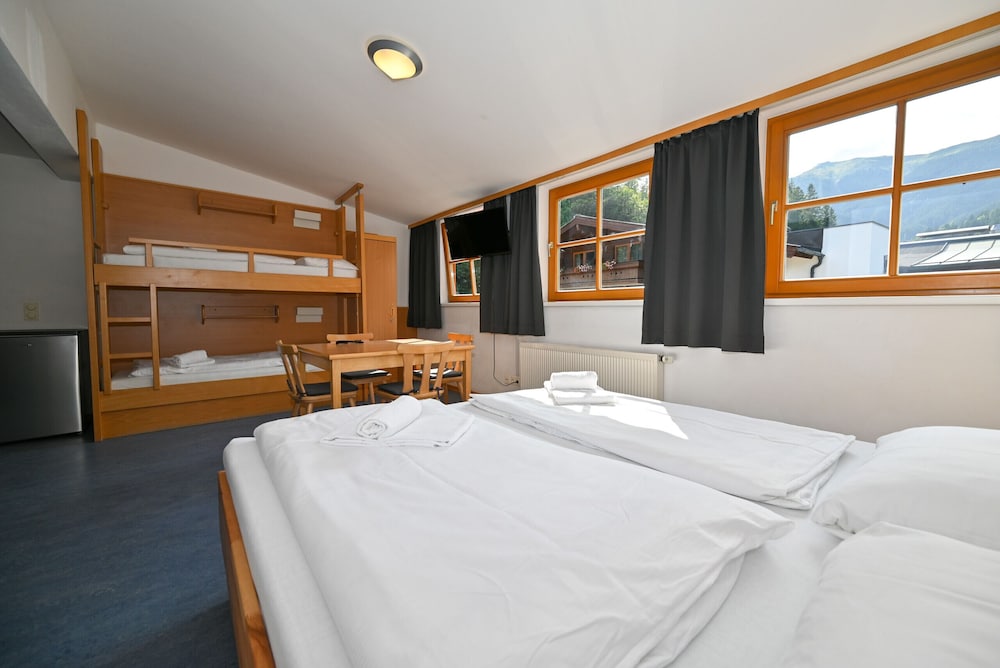 Schmitten 27 - Room 7 200m From ski Lift