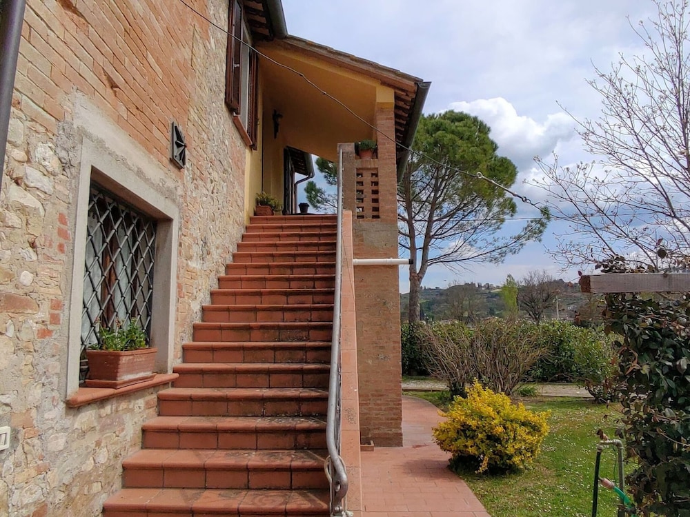 Holiday Home for Families in Umbrian view 3