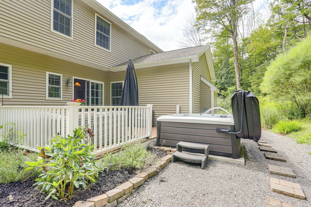 Game Room & Hot Tub: Big Fun in Ellicottville