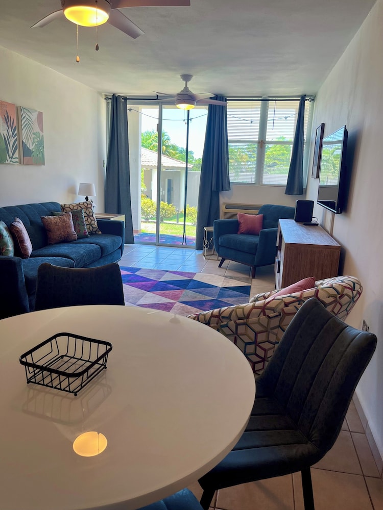 2 Bedroom Condo Pool and Beach Access