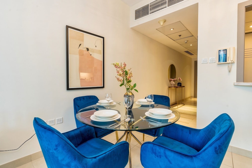 Luxurious 1B With Opera & fountains views