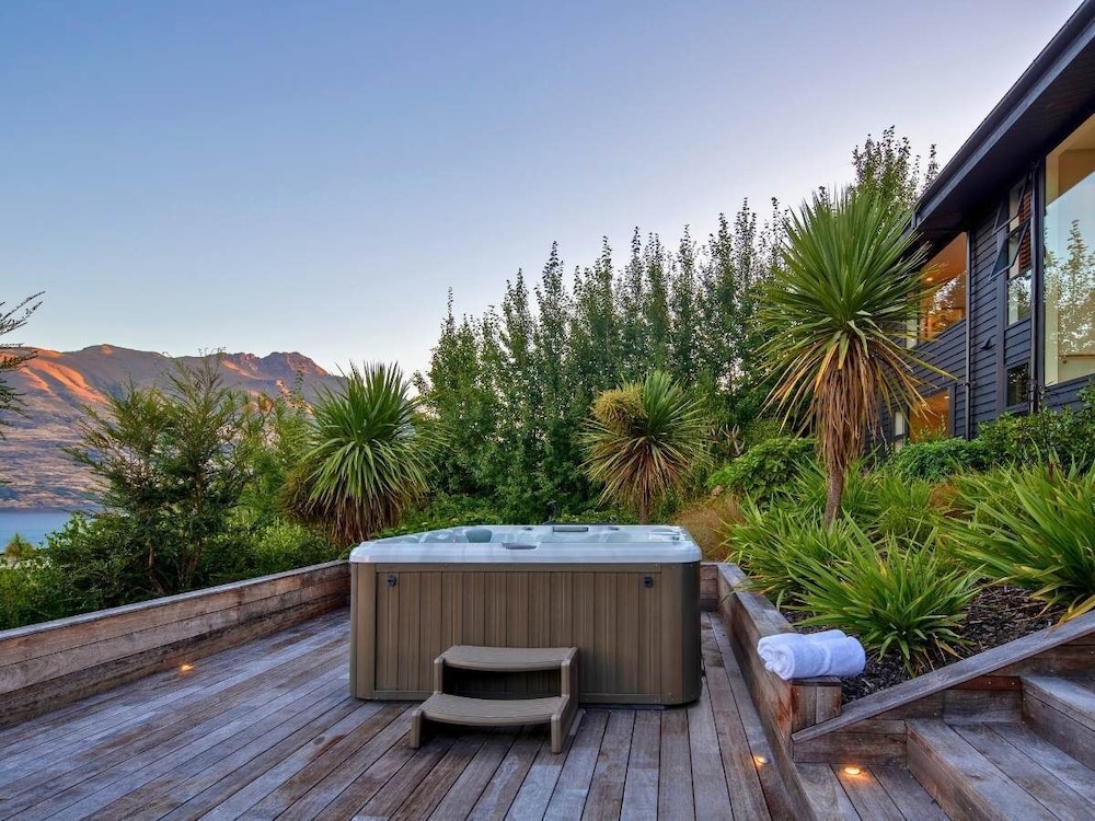 11 Aspen Grove by MajorDomo