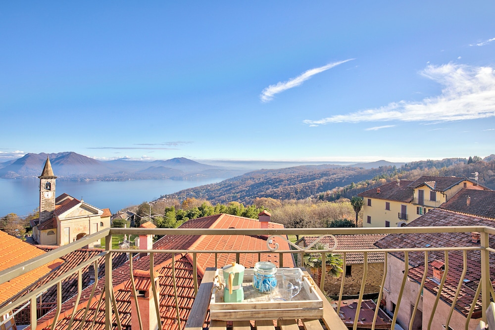Luce Lake View on Stresa Hill