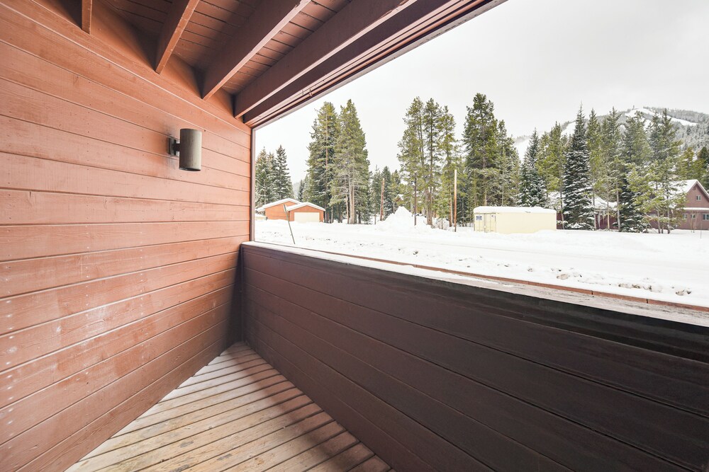 Walk to Winter Park Resort: Condo w/ Hot Tub!