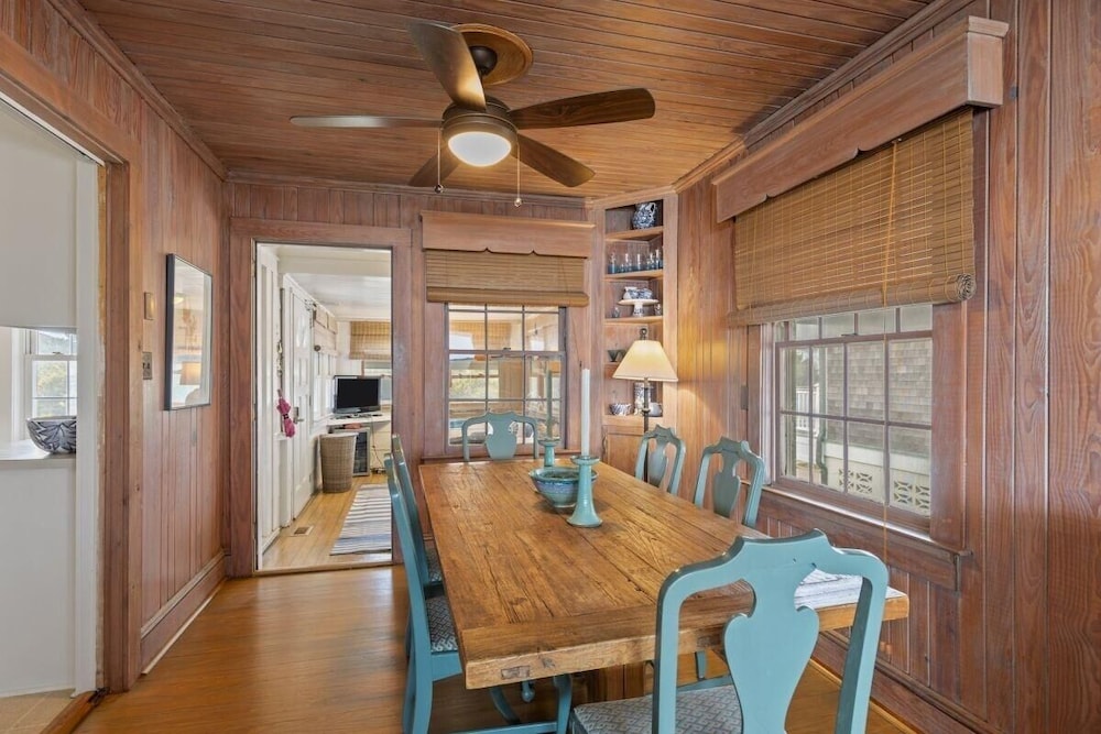 Sutton Cottage 5 Bedroom Home