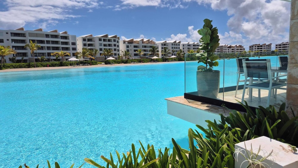 Luxury Beach Penthouse Jacuzzi & Lagoon View