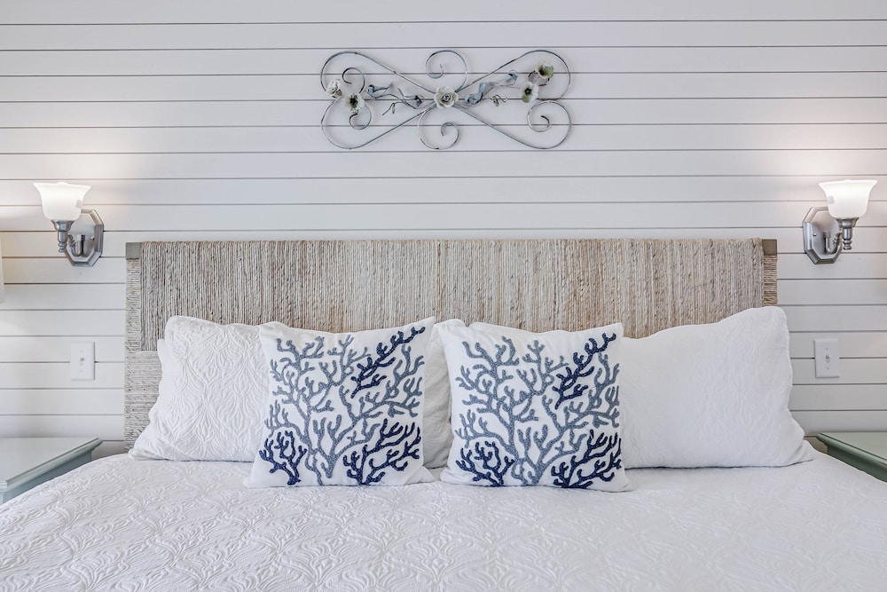 Beach Bungalow TC 2305