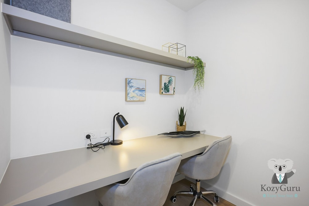 Kozyguru | Mel City 2-Bed Apt With Stunning Views