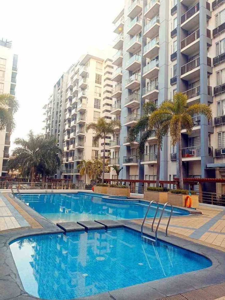 One Palm Tree Villas Condo