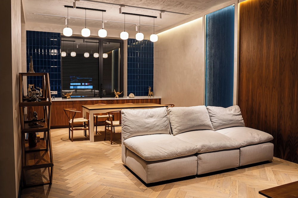 Leon Residence