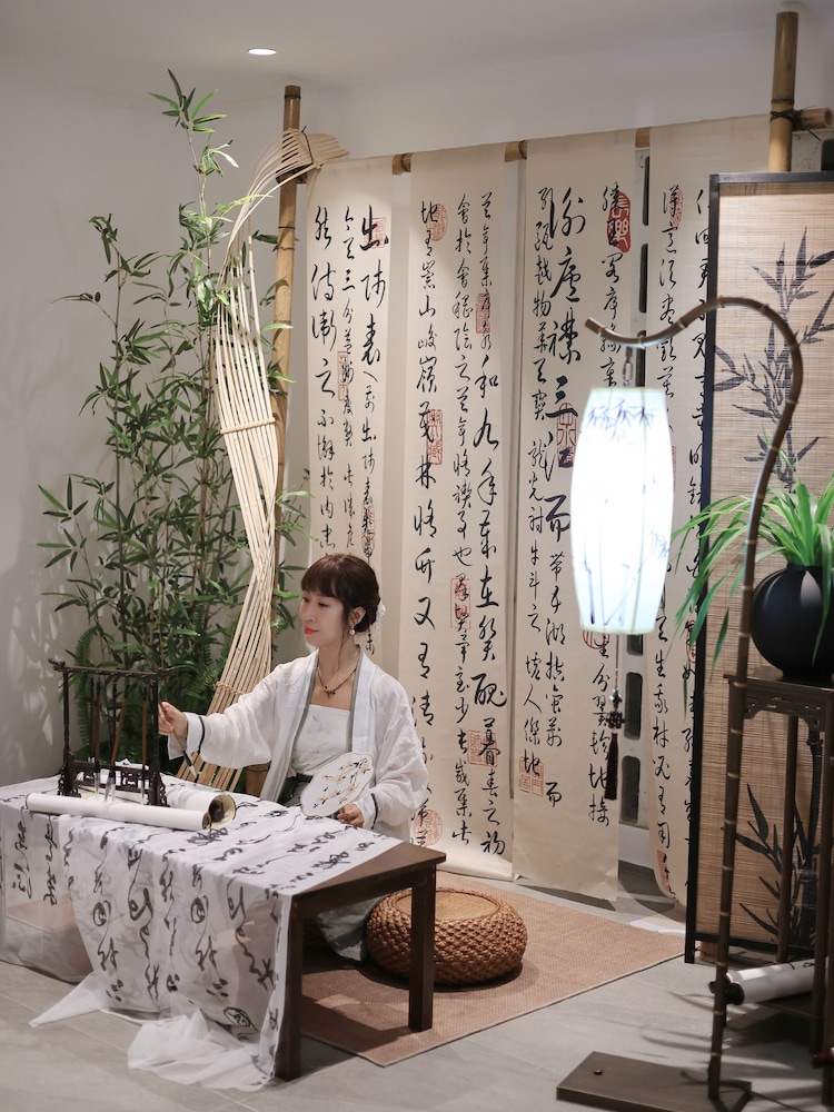 Miyue Shenzhen Tianlu Secret Wild Wizard Holiday Hotel
