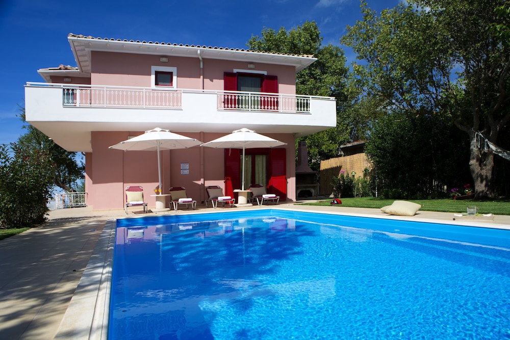 Exanthia Villas