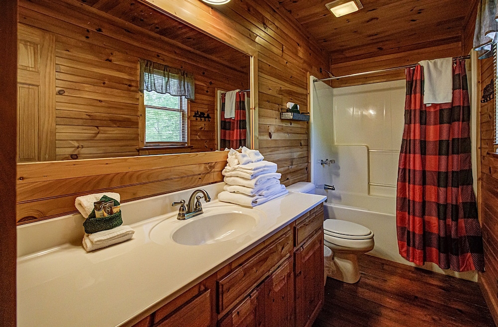 Mountain Creek #3584 by Aunt Bug's Cabin Rentals