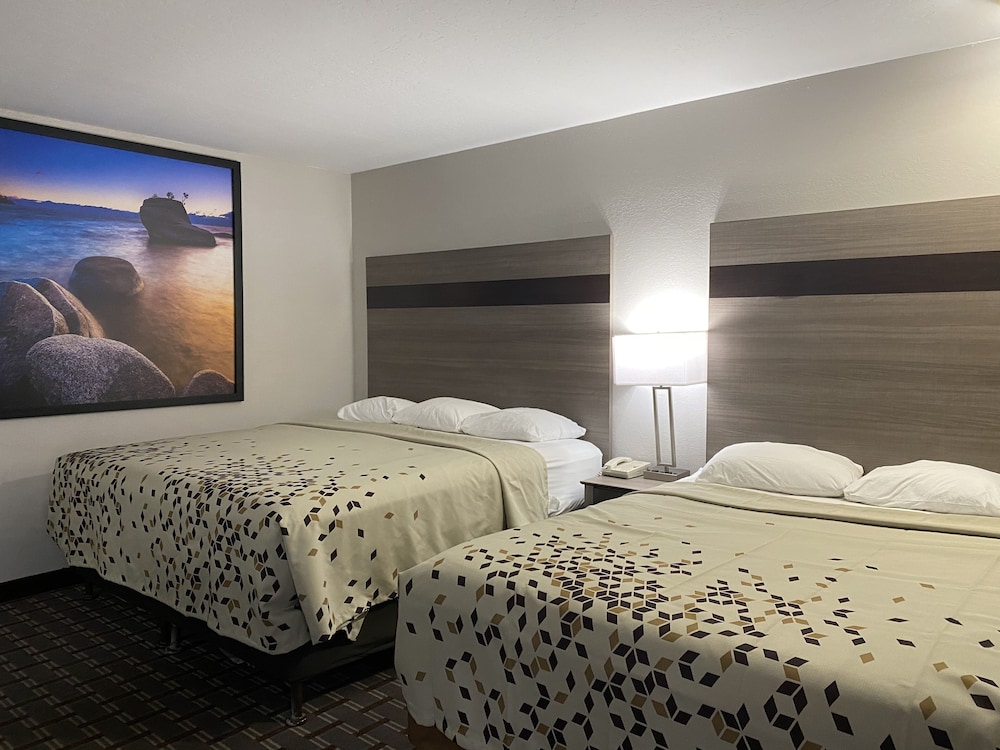 Lake Tahoe Vacations - High Country Lodge - Property Image 23