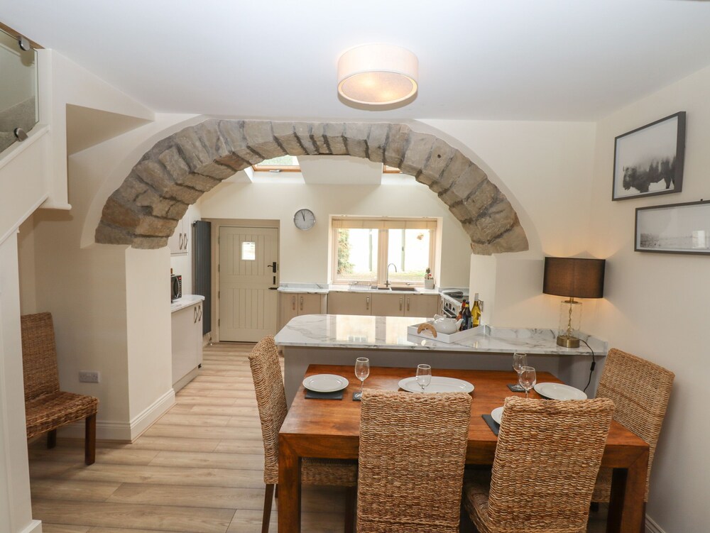 1 Grosvenor Farm Cottages