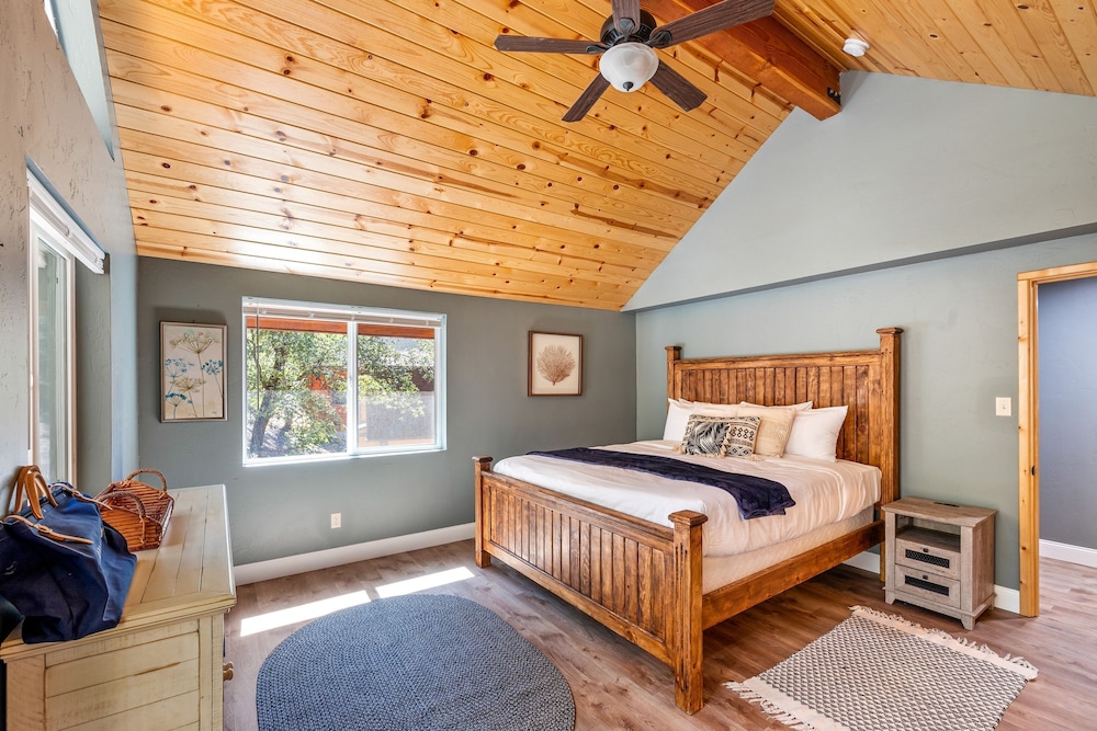 Bearpaw by Avantstay Hot Tub 10 Min to Lake