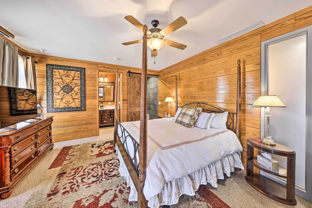 'the Vista' Retreat 30 Mi to Kansas City! - Property Image 71